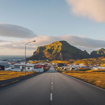Westman Islands Inn Вестманнаэйяр Экстерьер фото