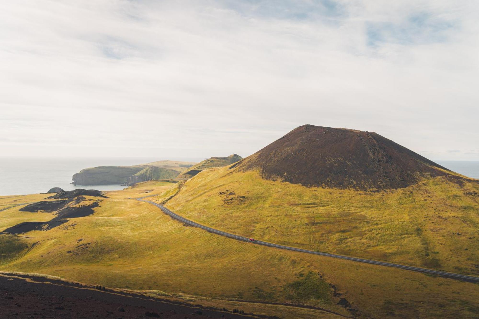 Westman Islands Inn Вестманнаэйяр Экстерьер фото