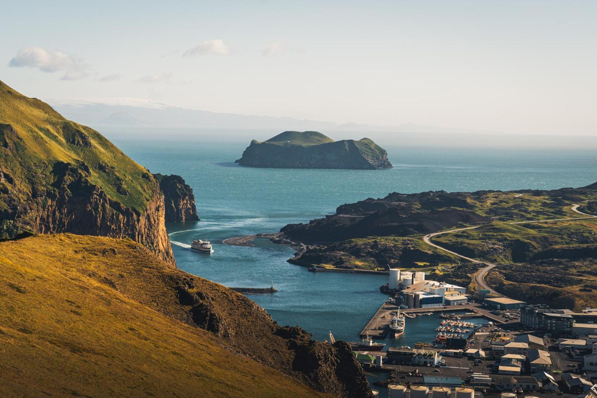 Westman Islands Inn Вестманнаэйяр Экстерьер фото